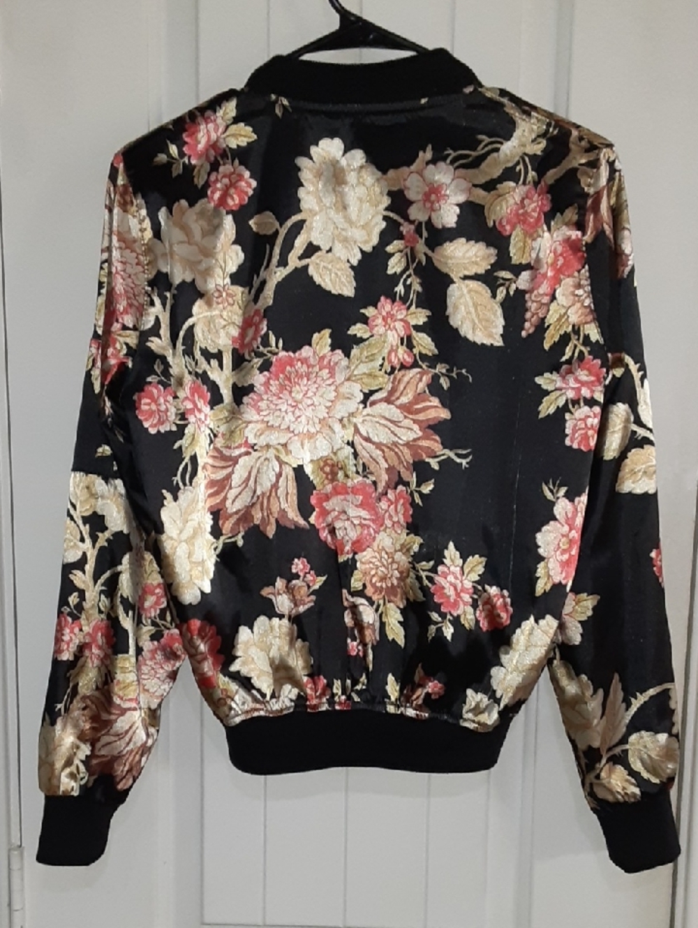 36.5 Elegant satin Floral Bomber Jacket Black Red Cream Small - Picture 4 of 12